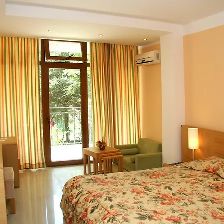 ホテル оазис парк ネセバル