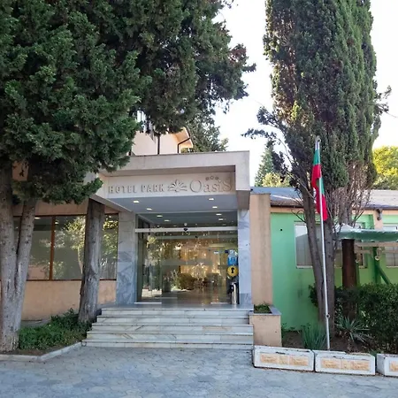 Хотел оазис парк