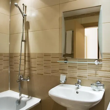 Hotel оазис парк 3*
